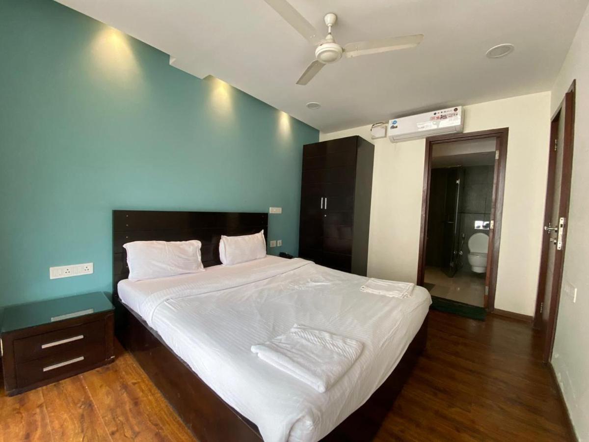 Aarju Luxurious Wave Apartment Calangute Bagian luar foto