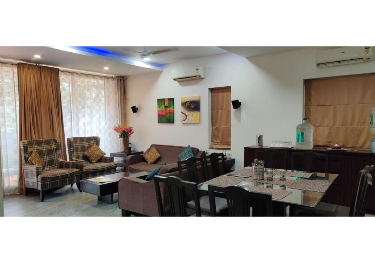 Aarju Luxurious Wave Apartment Calangute Bagian luar foto