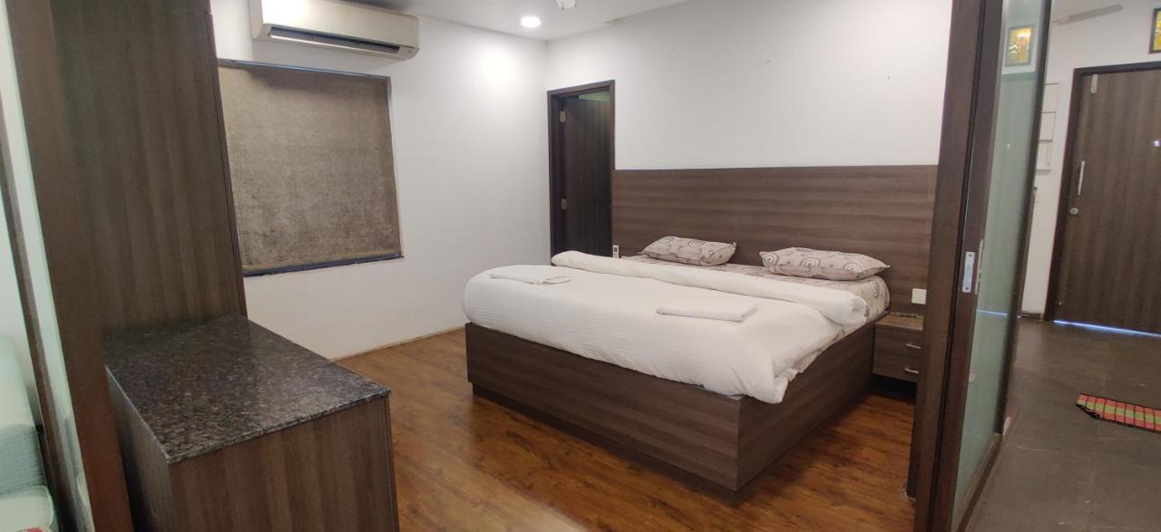 Aarju Luxurious Wave Apartment Calangute Bagian luar foto
