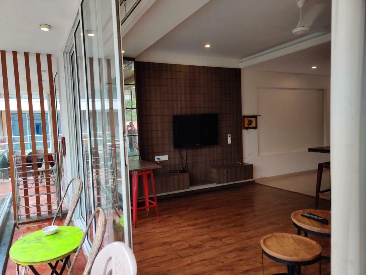 Aarju Luxurious Wave Apartment Calangute Bagian luar foto
